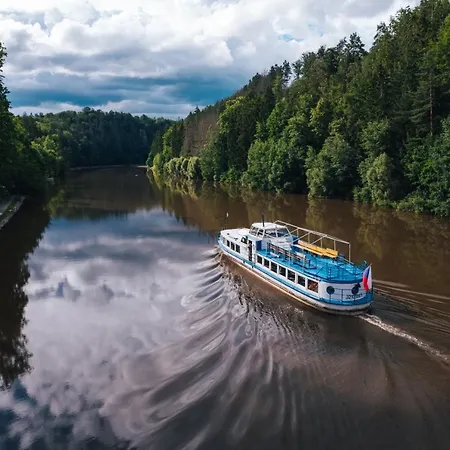 štekl 4* Hluboká nad Vltavou