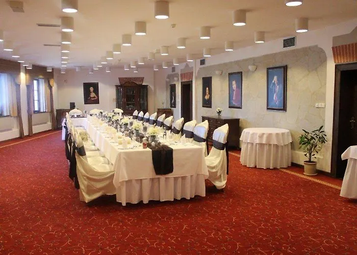 Stekl 4* Hluboka nad Vltavou