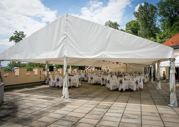 Stekl Hotel Hluboka nad Vltavou